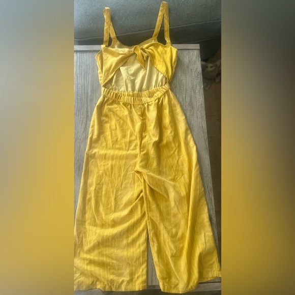 Thread Story Yellow Open Back jumpsuit size medium - Picture 6 of 6